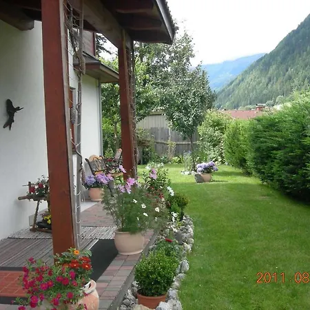 Haus Schlenz Apartman